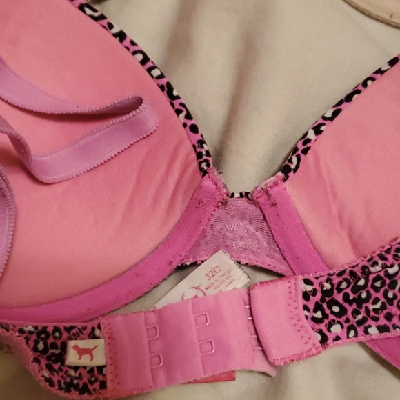 Used vs pink bras - Picture 3 of 3